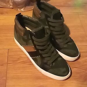 Steve Madden woman's shoe